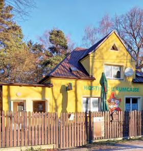 ale mně bylo v té těžké době obcí jako další zátěž zavedeno stočné. Hostinec U Rumcajse Rumcajs funguje jako rodinný podnik. Naštěstí co se týká personálu, tak to na nás nemělo moc velký dopad.