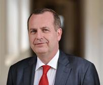 ÚVODNÍ SLOVO prof. MUDr. Tomáš Zima, DrSc., MBA rektor Univerzity Karlovy Znovuzrození Albertovy sbírky je třeba hodnotit velmi pozitivně.