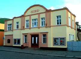 7 DIGITÁLNÍ MÌSTSKÉ KINO CHRASTAVA PROGRAM KINA LISTOPAD 2021 Změna programu vyhrazena! Pátek 5.