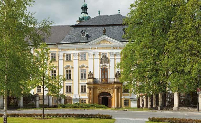 pražírna kávy s posezením * * koňský povoz* 13.30 cimbálová muzika Háj 14.20 vystoupení dětí ze školských zařízení 15.10 folková skupina KOPYTO 15.45 Trampoty s Ježíškem 16.
