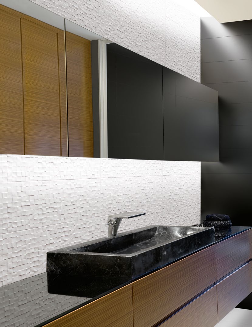 made in spain Koupelnová série Solid od španělského výrobce Aparici je určena především pro moderní architekturu. Kombinace black & white je velmi moderní, ale také limitující.