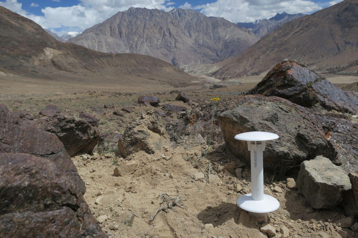 Testování stanic TMS3 v rámci externích projektů Vysokohorské prostředí Obdobně jako v minulém roce, byly i letos exponovány testovací stanice v extrémním prostředí Himálaje ve výškách 4000-6150 m n.