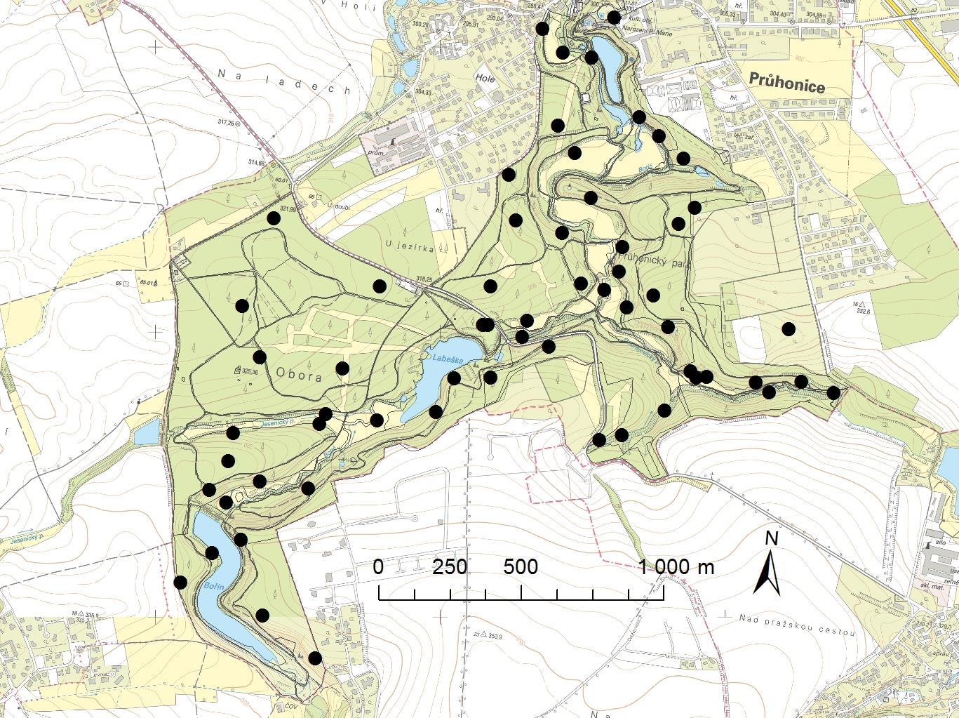 Průhonický park V rámci externího projektu bylo zahájeno detailní monitorování mikroklimatu Průhonického parku z důvodu sledování vlivu prostorové variability klimatických prvků na introdukci dřevin.