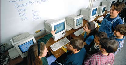 zahraničí. Studenti se na svého koordinátora mohou kdykoliv obrátit s jakýmkoliv problémem či dotazem, který se týká jejich života či studia v zahraničí.