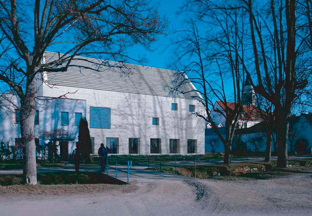 Revitalizace spolkového domu ve Slavonicích (Envicentrum Zdroj) Žadatel: Slavonická renesanční, o.p.s. Středisko ekologické výchovy Kaprálův mlýn Žadatel: Junák svaz skautů a skautek ČR Předmětem tohoto projektu Slavonické renesanční, o.