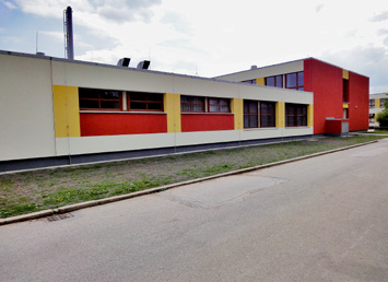 výkonu, sledováním a vyhodnocováním spotřeby energie (pomocí systémů regulace IRC), úsporným osvětlením, opatřeními ve spotřebě pitné vody a elektrické energie (instalace úsporných baterií,