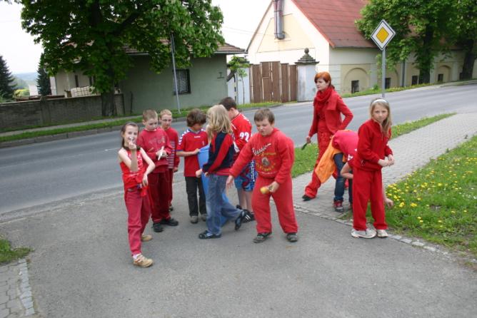 Aktivně se účastníme projektu Recyklohraní ve sběru pouţitých baterií a elektropřístrojů.