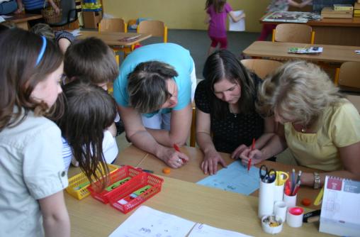 Rodiče měli moţnost pravidelného setkávání s pedagogy na schůzkách rodičů ( 2.9.