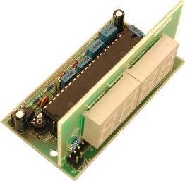 Panelový digitální voltmetr s LED displejem PMV7157 Modul umožňuje snadnou konstrukci digitálních voltmetrů nebo ampérmetrů (pro zdroje apod.). Panel může být opatřen krycím rámečkem RD3.