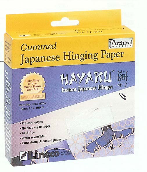 Hayaku je nekyselá lepící páska z japonského papíru Mullberry pokrytá vrstvou vodou aktivovatelného lepidla.