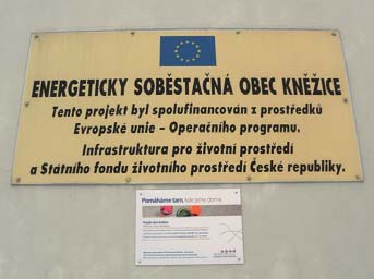 Modelový příklad využití biomasy v obcích Energeticky soběstačná obec Kněžice Obec Kněžice leží na Nymbursku ve středních Čechách a má kolem 500 obyvatel.