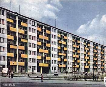 In architecture, the socrealist doctrine was abandoned, and functionalism together with modernism were embraced instead. A new political leader Władysław Gomółka came to power in Po- Fig. 1.