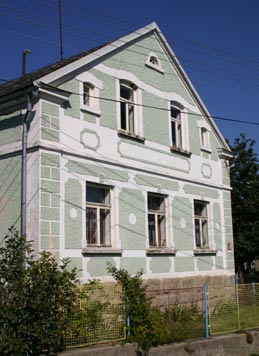 Mgr. Karel Foud; NPÚ ÚOP v Plzni Zhruba ve stejném období byly stále ještě v kurzu architektonické proudy ovlivněné historizujícími slohy a také rostoucím národním uvědoměním.