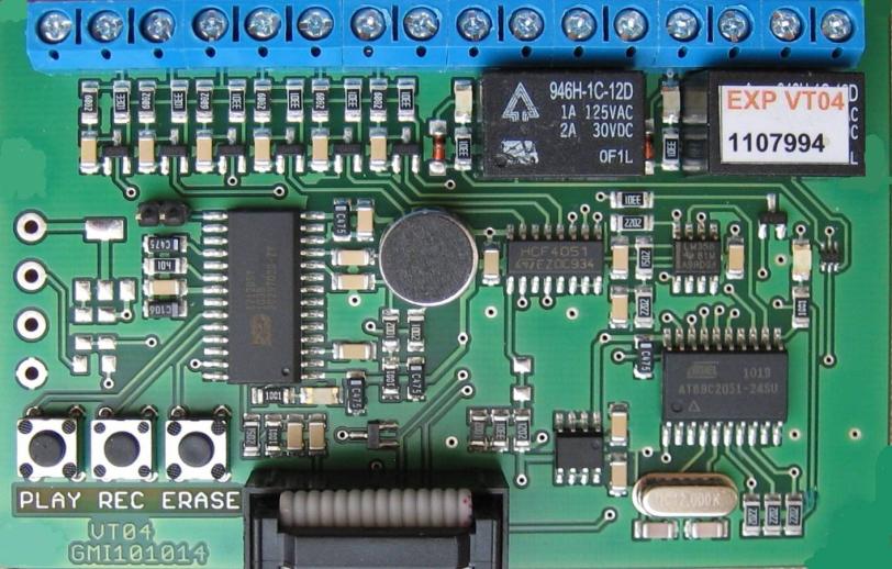 GSM modul VT 20 14.3.4 Kontrola hlasových zpráv Připojte na piny VT-04 externí reproduktor 8ohm.