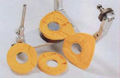 Magnetické montážní destičky SAM AXIOSPLIT (ASP 420/425) K montáži modelu na artikulátoru se používají matriční magnetické montážní destičky, které jsou vybaveny systémem AXIOSPLIT.