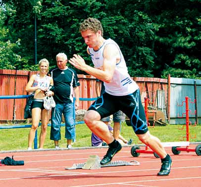 24 sport Třinecký / Trzyniecki / Hutník / 3. července 9. července 2013 FOTBAL Třinečtí fotbalisté zahájili minulou středu přípravu na novou sezonu.