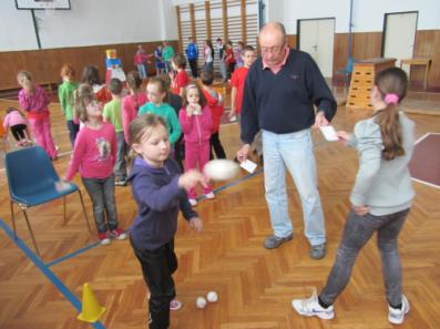 místo Veronika Martišová 4. třída Účast v okrskovém kole recitace (Hluk) - Doležalová Nikola Okrskové kolo Mc Donald s Cup - 3.