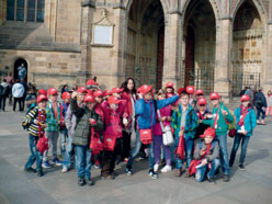 ZŠ KNESLOVA Krok za krokem tematicky zaměřený zápis dětí do 1. tříd proběhne na naší škole ve dnech: čtvrtek 16. 1. 2014 13.00 18.00 hod. pátek 17. 1. 2014 13.00 18.00 hod. sobota 18. 1. 2014 9.00 12.