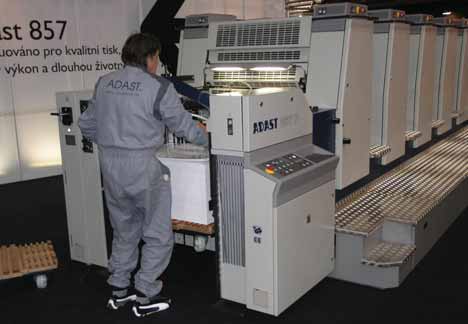 www.svettisku.cz in the press and in the control panel. The basic functions allow remote control of zones and fountain ductors, registers, damping and other press groups.