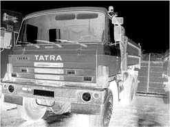 4, 3m, š. 2, 3m, TZ 50mm, pneu př. 70%, zad. 30-60%, r.v. 1986, stav dobrý, okr. OV TATRA 815 S3 EUR2 motor T3B 928 8válec, po GO, sestup TRK nový, GO nápravy, GO kab.