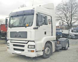 , ABS, EBS, nádrž 660l, centrál, el.okna, radio, servisní knížka cena 1 099 000,- DAF CF 85.430 tahač, r.v.2003, 430 PS, EURO 3, 235.