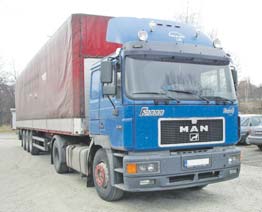 okna, radio, pneu 90% cena 1 197 000,- bez DPH IVECO STRALIS AS 440 tahač, r.v.2004, 480 PS, EURO 3, 414.000km, klima, kab.