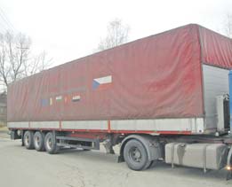 cena 376 000,- bez DPH GT FRUEHAUF-TRAILOR návěs valník, r.v.2000, třístr.shrn. plachta, zved.