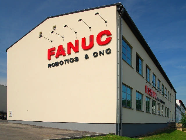 V české republice byla založena pobočka FANUC Robotics Czech, s.r.o. v Praze v září 2004. Činností FANUC Czech, s.r.o. je zejména technická podpora, servis, školení a prodej průmyslových robotů, CNC system a strojů značky FANUC a jejich komponentů.