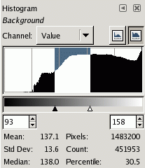 16: Histogram nahoře je v logaritmickém režimu Tato tlačítka určují, zda je histogram zobrazen s lineárním nebo logaritmickým měřítkem osy Y. Pro fotografie je obvykle lepší lineární režim.