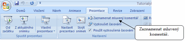 Chceme-li přecházet na další snímky automaticky pomocí časování snímků, aktivujeme přepínač S časováním, je-li k dispozici.