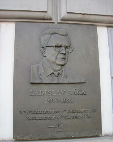 deska "Ladislava Báči" na budově Muzea parc.č.  214, 215 odhalena 20.6.