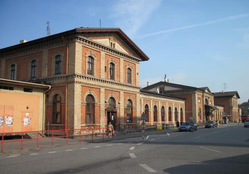 Jehlancová helmice věže, zvalbené střechy lodě, transeptu a koutová střecha sakristie kryty plechovými šablonami. Kostel a fara církve českobratrské a.v. parc.č. 1456, 1457/1, 1457/2, k.ú.