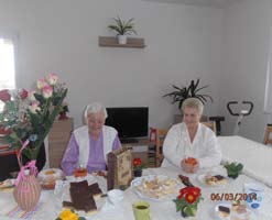Navštívily nás Emilia Wardorp se synkem, Alena Zagorová a Maria Mamajová ze sdružení AkSen (Aktivní senior) z Prahy.