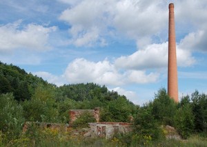 Po řadě let, kdy byl objekt opuštěn, byl závod odkoupen norskou firmou ISOLA, která tu vybudovala jeden ze svých dceřiných závodů ISOLA POWERTEKK s.r.o.. Vyrábí žárově pozinkovanou plechovou střešní krytinu.