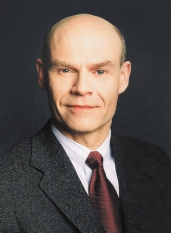 kvûtna 2004 se totiï v arénû uskuteãní jeden z koncertû mezinárodního hudebního festivalu PraÏské jaro.