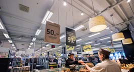 Velmi vysoký výkon pro supermarkety a kutily Nádherné osvětlení vyzdvihuje to nejlepší z vystavených výrobků a zákazníkům zlepšuje zážitek z nakupování.