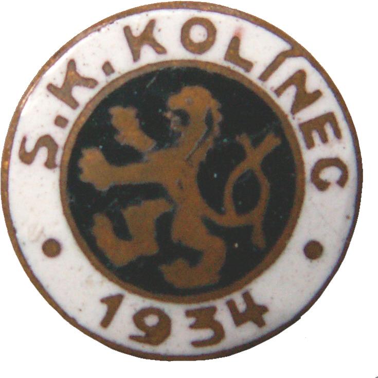 přinesl. Hra kopaná našla oblibu, takže se začala organizovat a proto byl založen po vzoru měst sportovní klub a nazýval se zkráceně S. K. Kolinec. Byl založen v roce 1934.