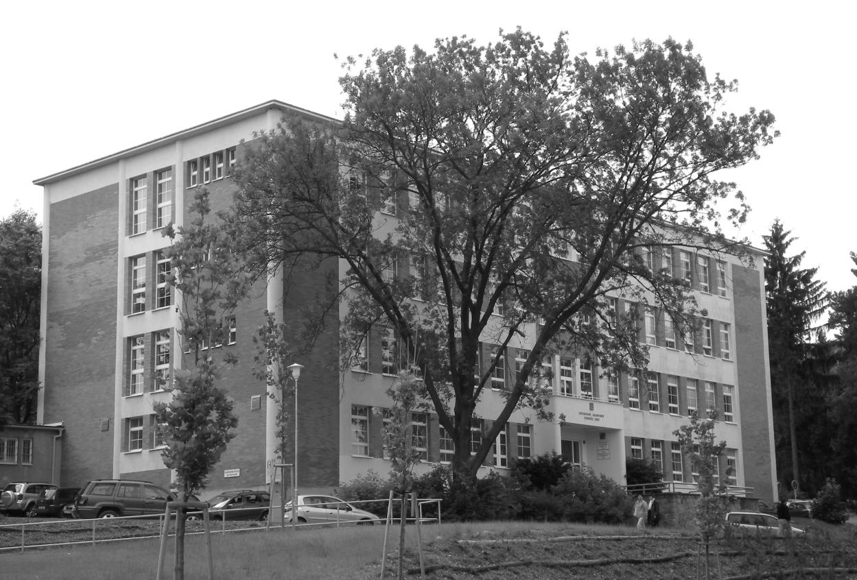 Název školy: Adresa: Obchodní akademie Tomáše Bati a Vyšší odborná škola ekonomická Zlín náměstí T. G.