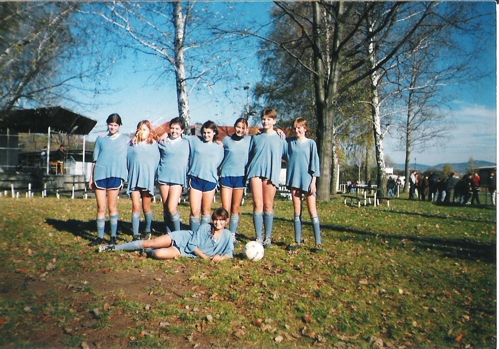 Členky dívčího fotbalového