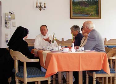 května 2008 Místní akční skupina zajistila pro řád Congregatio Jesu - klášter Štěkeň (člen MAS) studijní