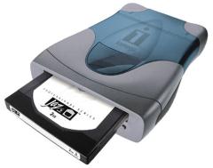 ZIP disk (2) Mechaniky pro ZIP disky se vyrábějí v interním i externím provedení: Interní mechaniky se připojují přes: - ATAPI/EIDE rozhraní - SCSI rozhraní - Externí disky se připojují přes: - SCSI