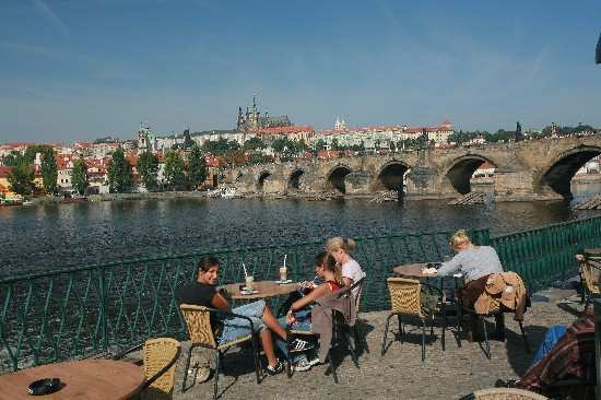 P R A H A HISTORICKÉ CENTRUM Na Seznam světového kulturního dědictví UNESCO zapsán v