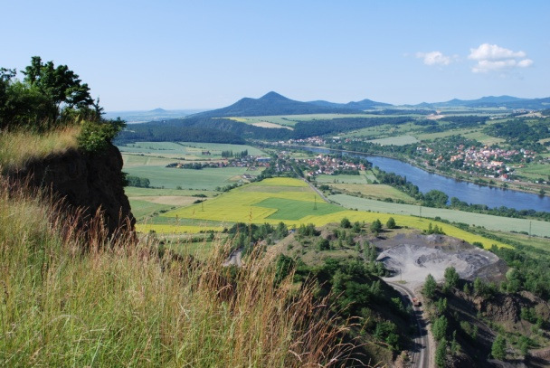 Univerzita Jana Evangelisty Purkyně v Ústí nad Labem Ústav struktury a