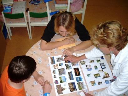 První dva květnové týdny jsme žili Projektem Praha. Děti pracovaly s plánem města, vyhledávaly informace na internetu.