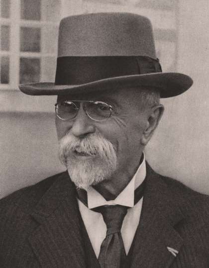 Tomáš Garrigue Masaryk (1850 Hodonín 1937) byl pedagog, politik, státník a filozof. Dr.