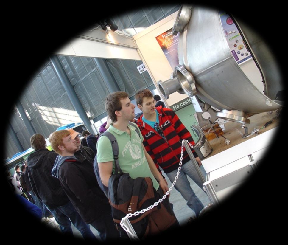 EXPOZICE Ústav fyziky plazmatu AV ČR, v. v. i. Mezinárodní veletrh AMPER 2011 www.ipp.cas.cz ÚFP na 19.