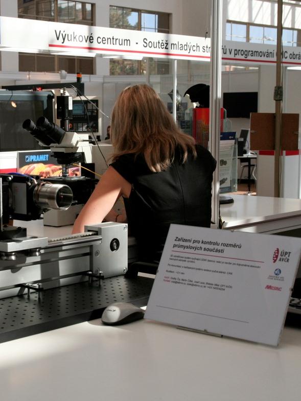 EXPOZICE Ústav přístrojové techniky AV ČR, v. v. i. Veletržní expozice MSV 2011 www.isibrno.