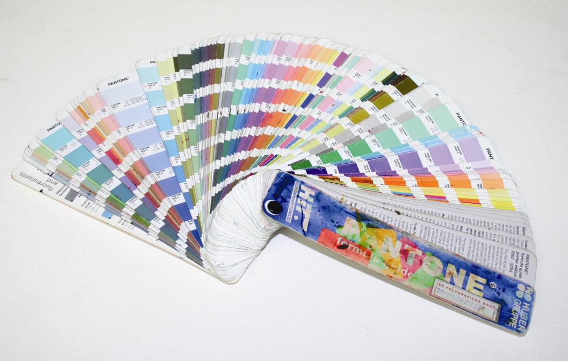 Vzorník PANTONE K míchání odstínů se využívá vzorník Pantone, kde jsou uvedeny