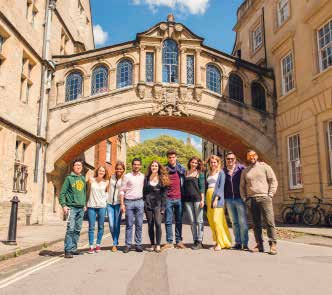 Kaplan International Oxford Vybavení školy K+ Study Center a další ve škole na studenty čeká nově zrekonstruované studijní centrum, kde se nachází mnoho studijních materiálů.