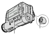 Užitečné funkce Volba režimu videokamery Tato videokamera zahrnuje funkce pro její použití buď jako videokamera pro nahrávání na pásku kazety a její přehrávání nebo jako digitální fotoaparát pro